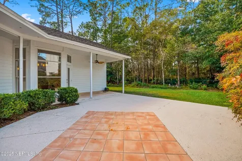 8642 Autumn Green Drive Jacksonville FL 32256