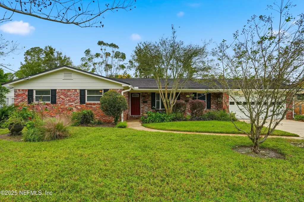 8648 Lincolnshire Road W Jacksonville FL 32217