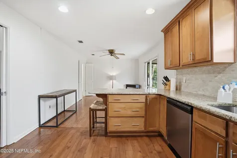 8648 Lincolnshire Road W Jacksonville FL 32217