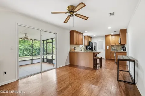 8648 Lincolnshire Road W Jacksonville FL 32217