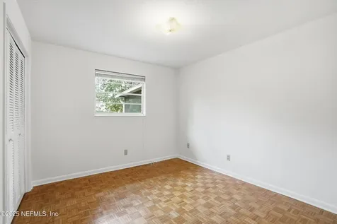 8648 Lincolnshire Road W Jacksonville FL 32217