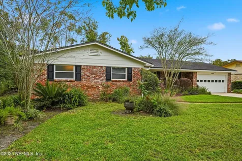 8648 Lincolnshire Road W Jacksonville FL 32217