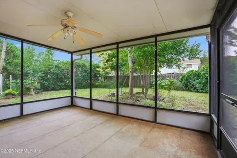 8648 Lincolnshire Road W Jacksonville FL 32217