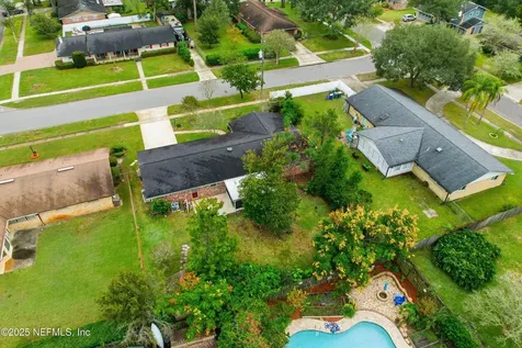 8648 Lincolnshire Road W Jacksonville FL 32217