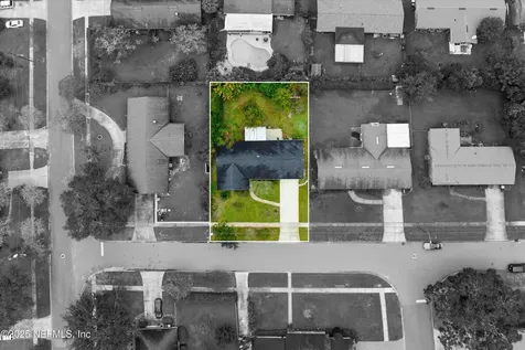8648 Lincolnshire Road W Jacksonville FL 32217