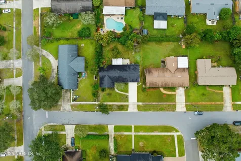 8648 Lincolnshire Road W Jacksonville FL 32217