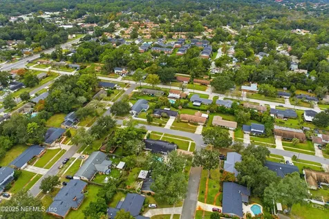 8648 Lincolnshire Road W Jacksonville FL 32217