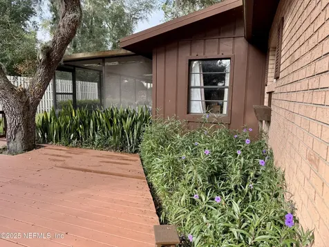 116 N Francis Street Interlachen FL 32148