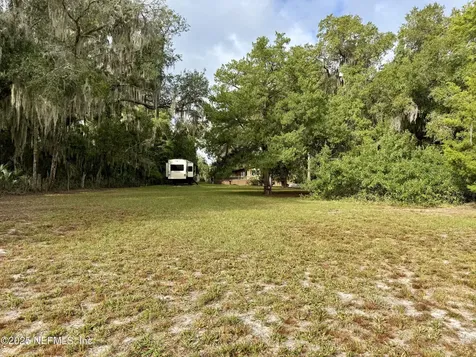 116 N Francis Street Interlachen FL 32148