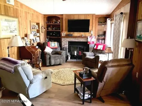116 N Francis Street Interlachen FL 32148