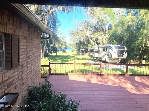 116 N Francis Street Interlachen FL 32148