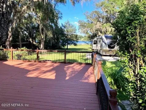 116 N Francis Street Interlachen FL 32148