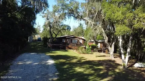 116 N Francis Street Interlachen FL 32148