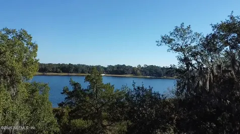 116 N Francis Street Interlachen FL 32148