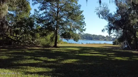 116 N Francis Street Interlachen FL 32148