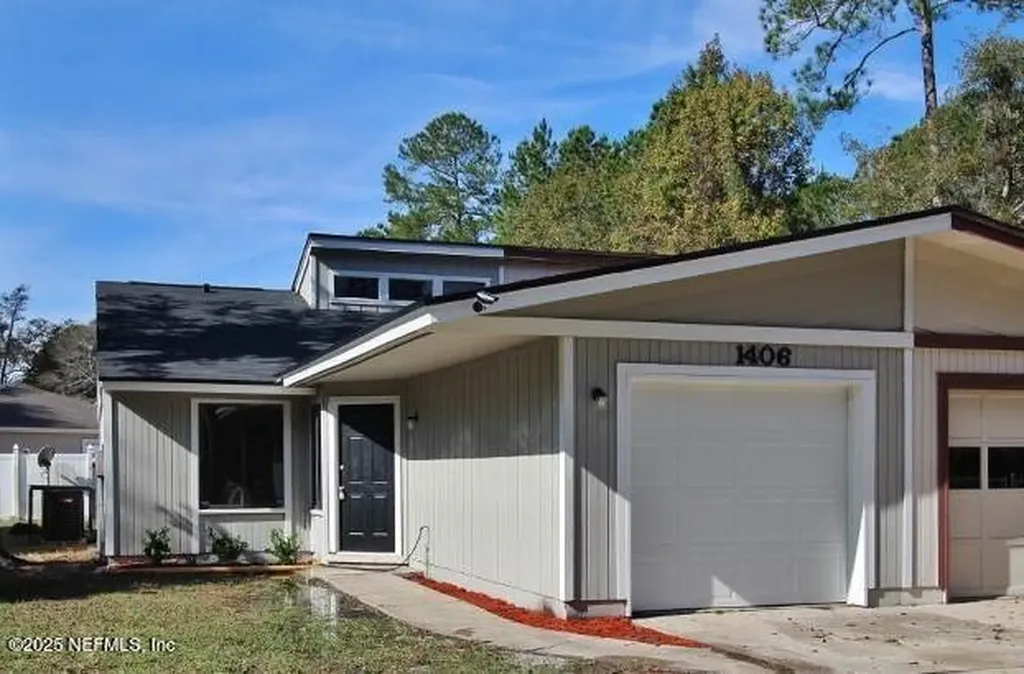 1406 Ellis Trace Drive W Jacksonville FL 32205