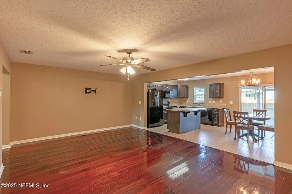 3753 Verde Gardens Circle Jacksonville FL 32218