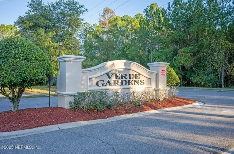 3753 Verde Gardens Circle Jacksonville FL 32218