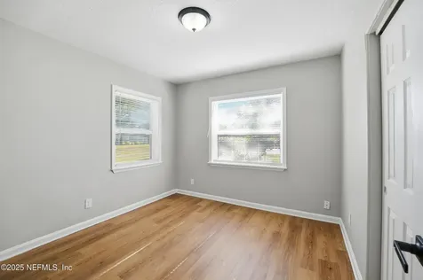 5243 River Forest Drive Jacksonville FL 32211