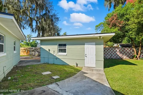 5243 River Forest Drive Jacksonville FL 32211