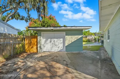 5243 River Forest Drive Jacksonville FL 32211
