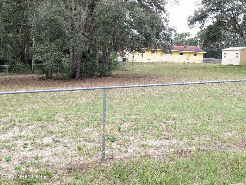 211 1st Way Interlachen FL 32148