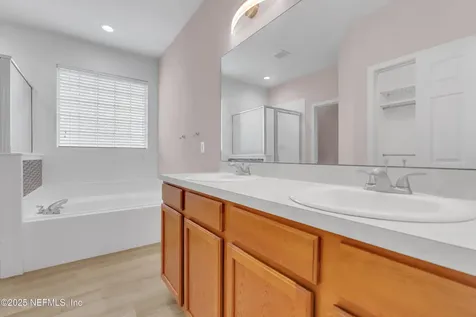 76 Pond Run Lane Jacksonville FL 32218