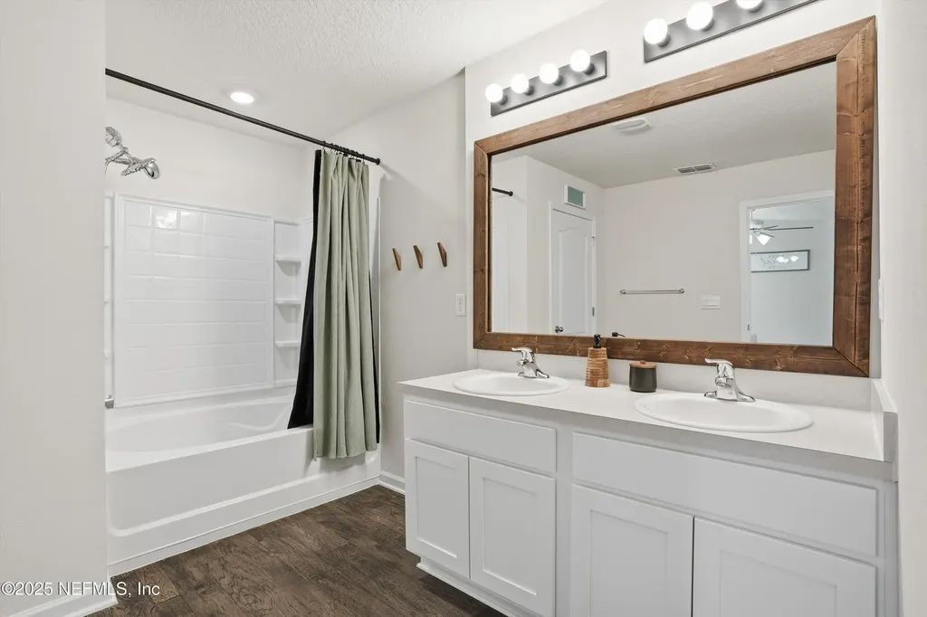 2660 Oak Stream Drive Green Cove Springs FL 32043