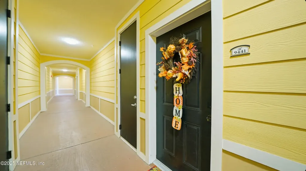 8539 Gate Parkway W Jacksonville FL 32216