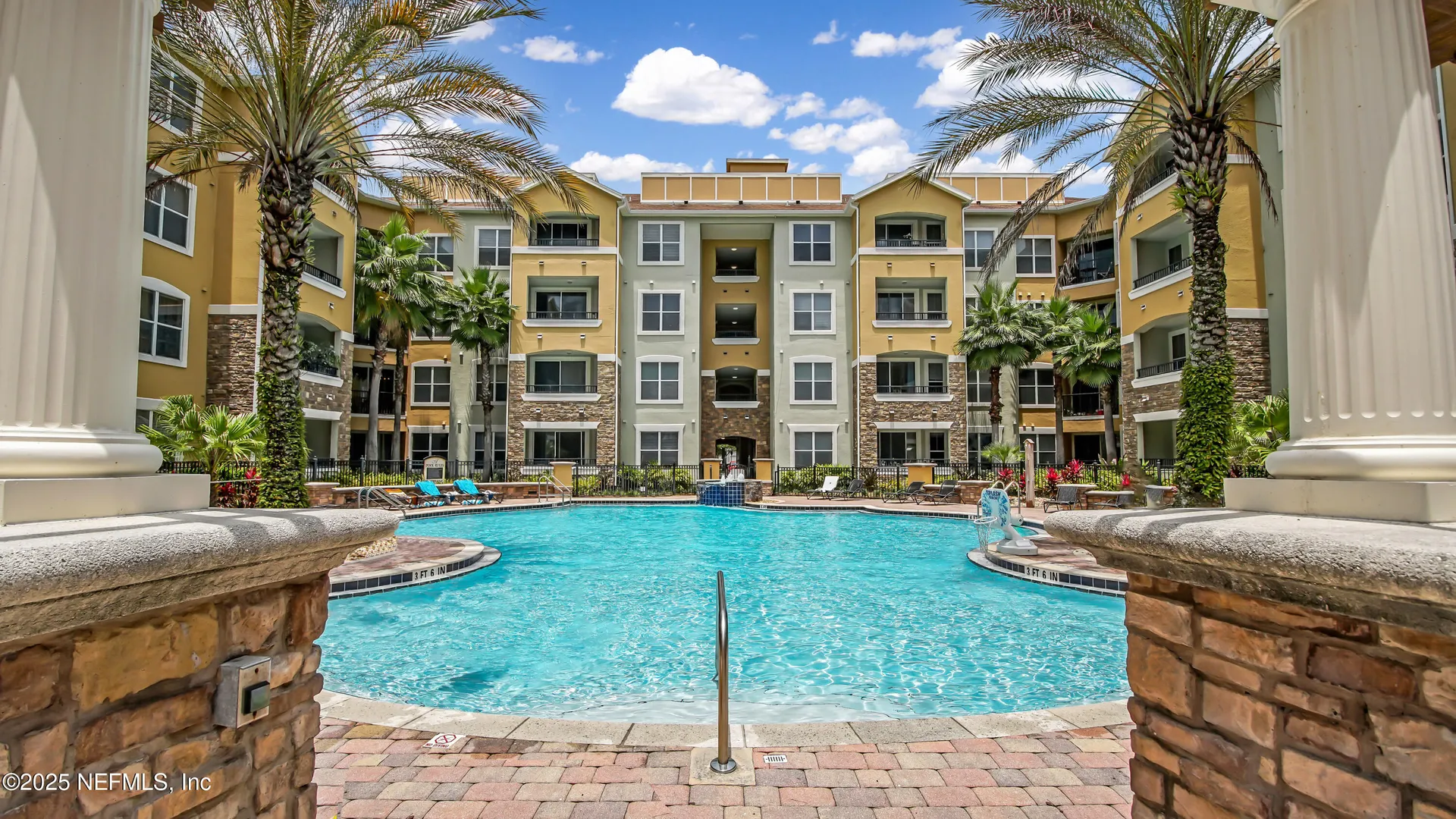 8539 Gate Parkway W Jacksonville FL 32216