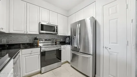8539 Gate Parkway W Jacksonville FL 32216