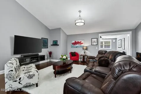 4588 Carolyn Cove Lane S Jacksonville FL 32258
