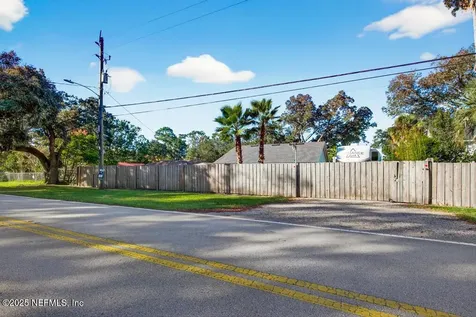 4588 Carolyn Cove Lane S Jacksonville FL 32258