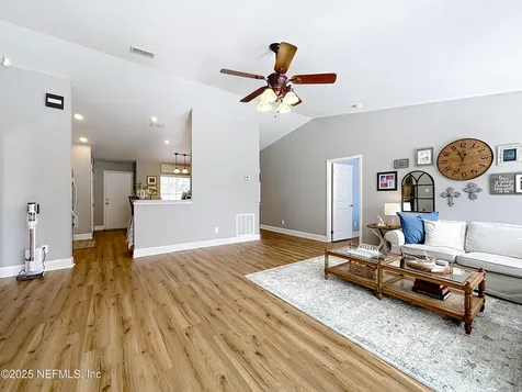 1547 Eddings Grove Lane Jacksonville FL 32221