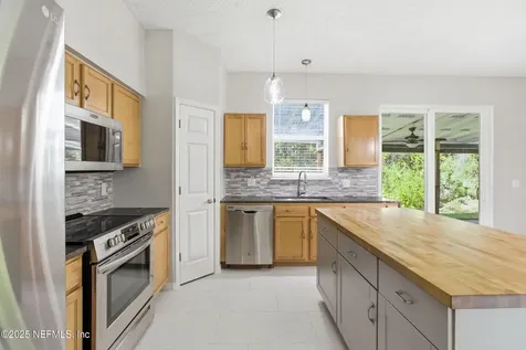 2293 Nettlebrook Street N Jacksonville FL 32218