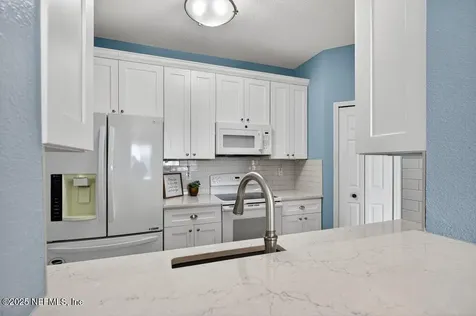 7801 Point Meadows Drive Jacksonville FL 32256