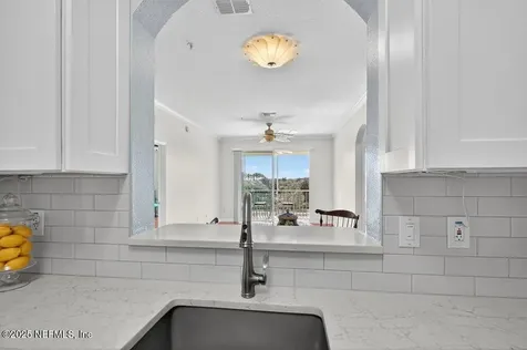 7801 Point Meadows Drive Jacksonville FL 32256