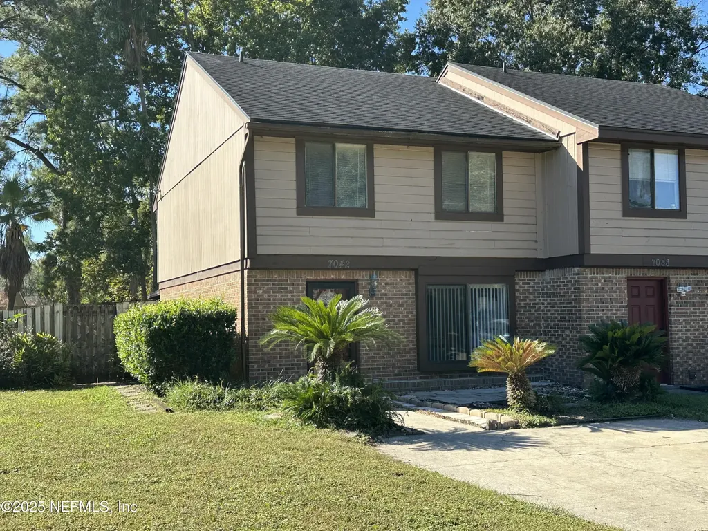 7042 Prestwick Circle S Jacksonville FL 32244