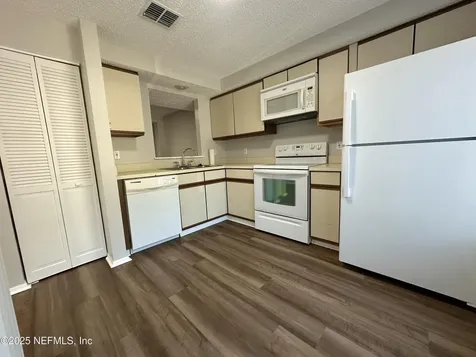7042 Prestwick Circle S Jacksonville FL 32244