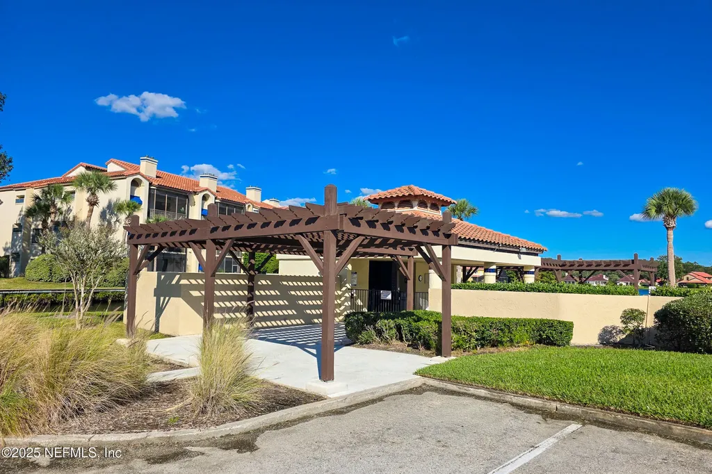 8423 Mizner Circle E Jacksonville FL 32217