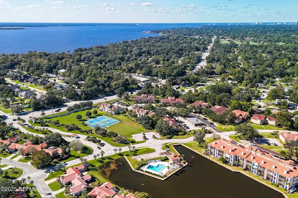 8423 Mizner Circle E Jacksonville FL 32217
