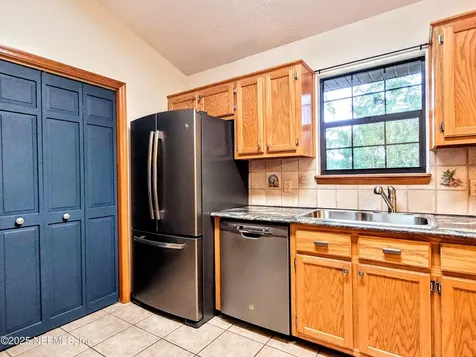 112 W Camelot Drive Palatka FL 32177