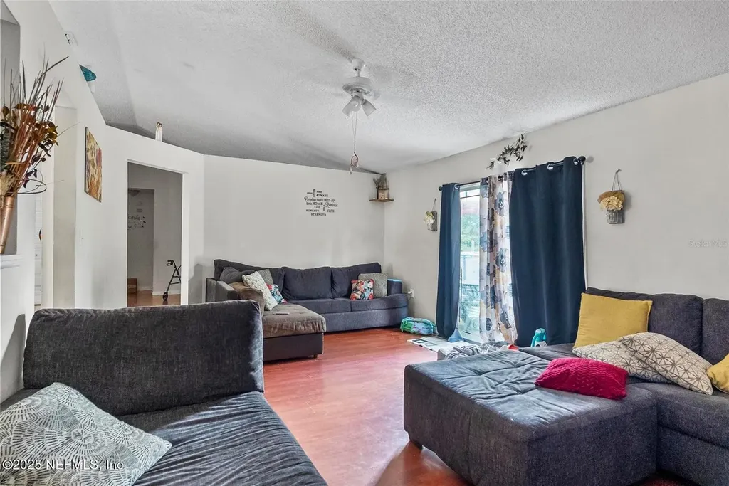 3079 Pigeon Cove Street Deltona FL 32738