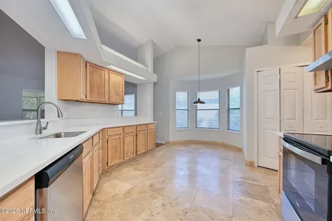 2148 Heath Green Place N Jacksonville FL 32246