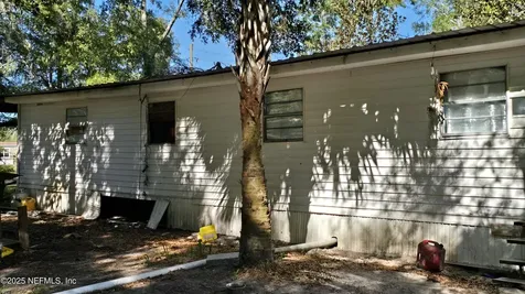 182 SW Mikes Glen Lake City FL 32024