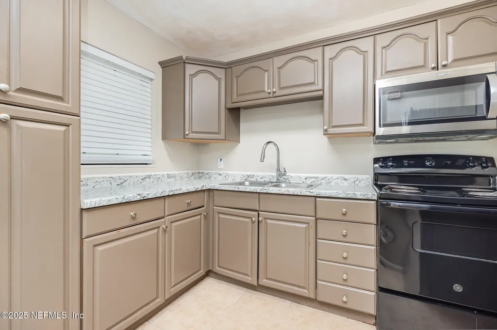 7433 Leroy Drive Jacksonville FL 32244