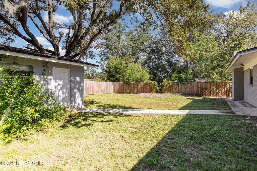 7433 Leroy Drive Jacksonville FL 32244