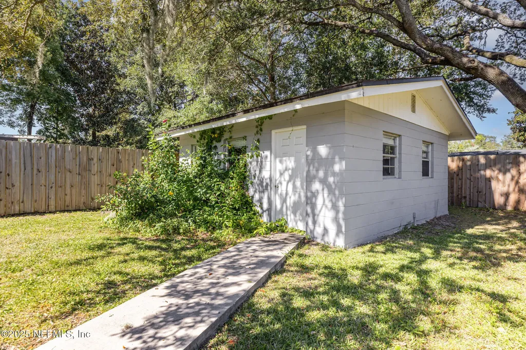 7433 Leroy Drive Jacksonville FL 32244