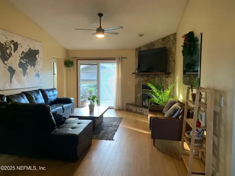 5240 Pear Tree Place Jacksonville FL 32211