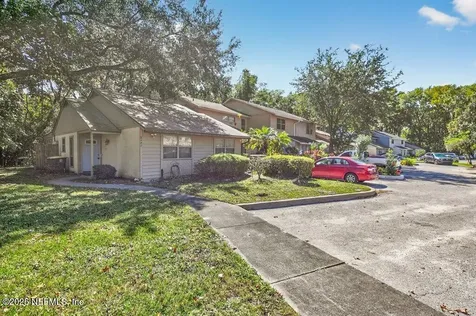 8147 Plaza Gate Lane Jacksonville FL 32217